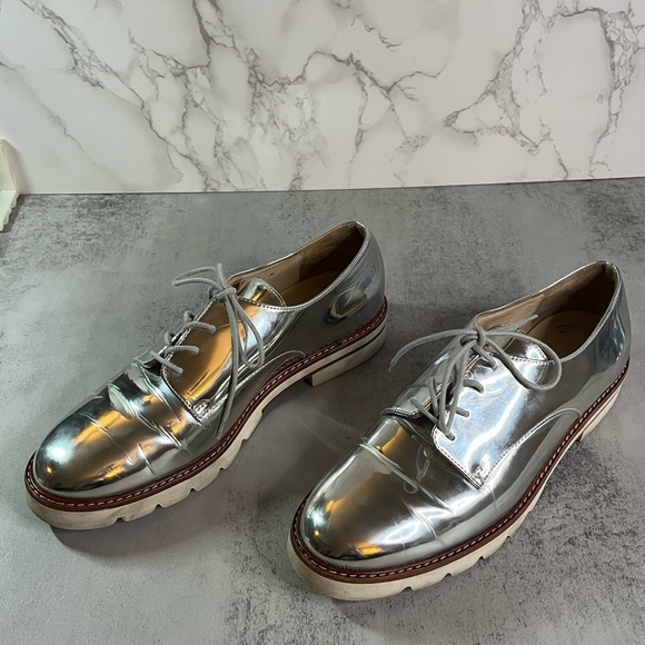 Stuart Weitzman - Picture 4 of 11